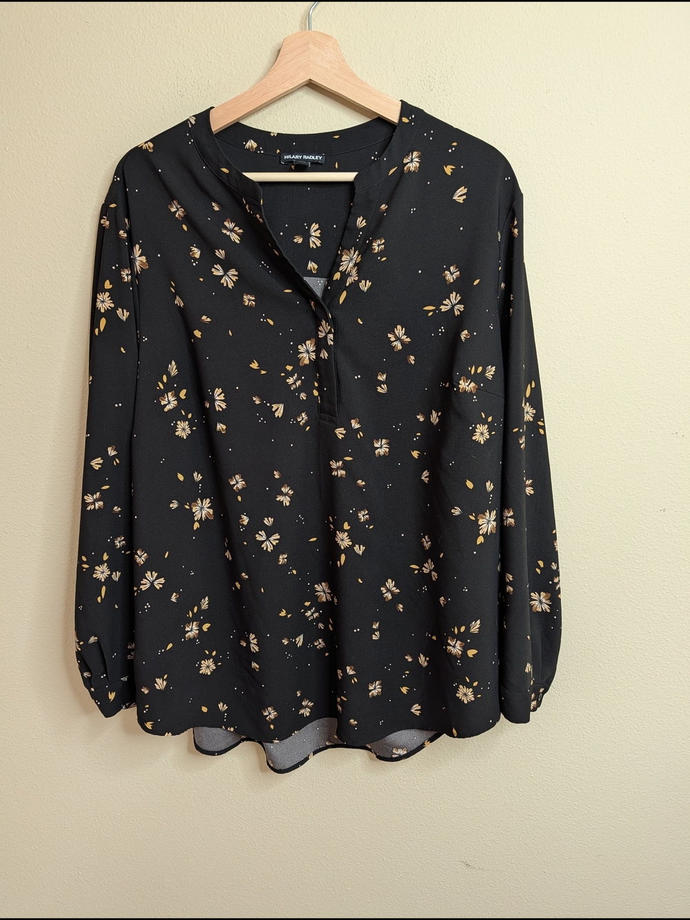 Hilary Radley XXL Black Gold Floral Blouse Long Sleeve V-Neck Flowy Work Top